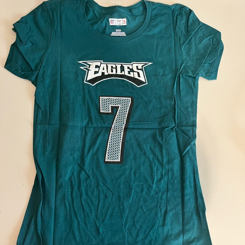 Eagles Women's Teal T-Shirt NFL team
Apparel size medium NWT